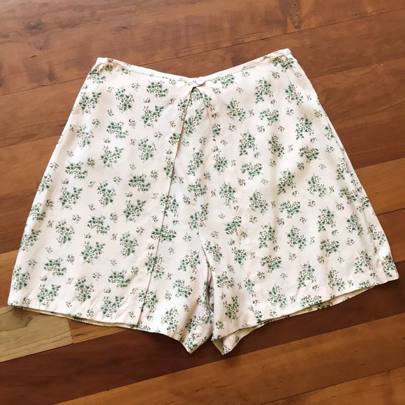 Vintage Pants - Express Vintage Floral Pattern Shorts / Skort